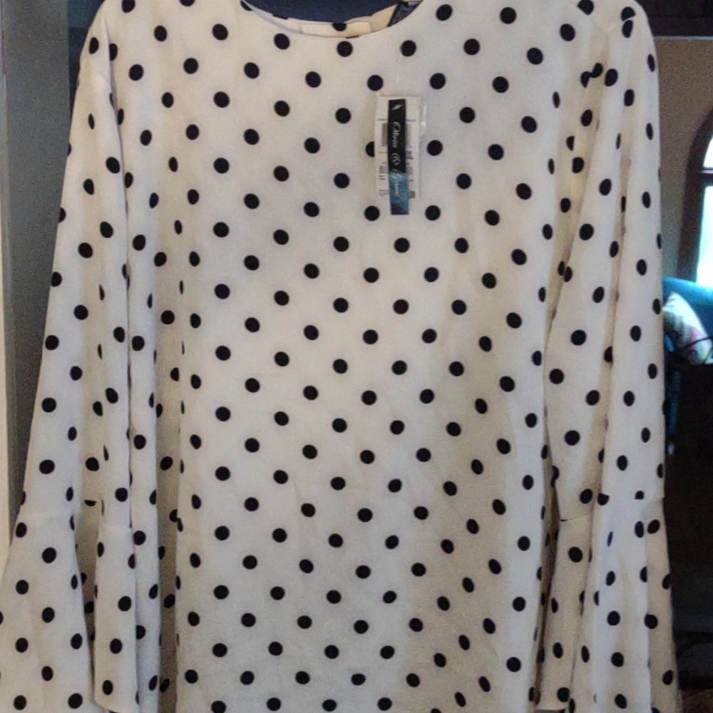 Back button up flare sleeved dress shirt